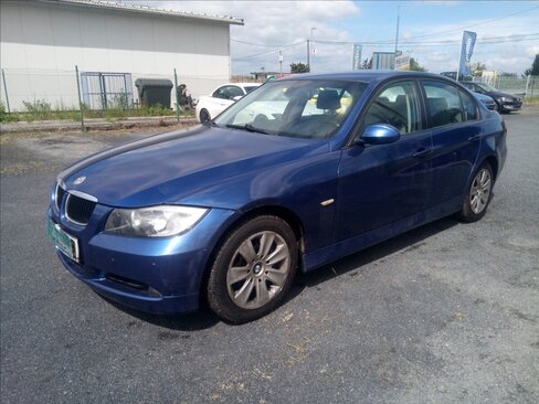 BMW Řada 3 Sedan / Limuzína 2,0 l 120 kw