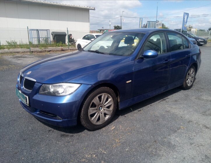BMW Řada 3 Sedan / Limuzína 2,0 l 120 kw