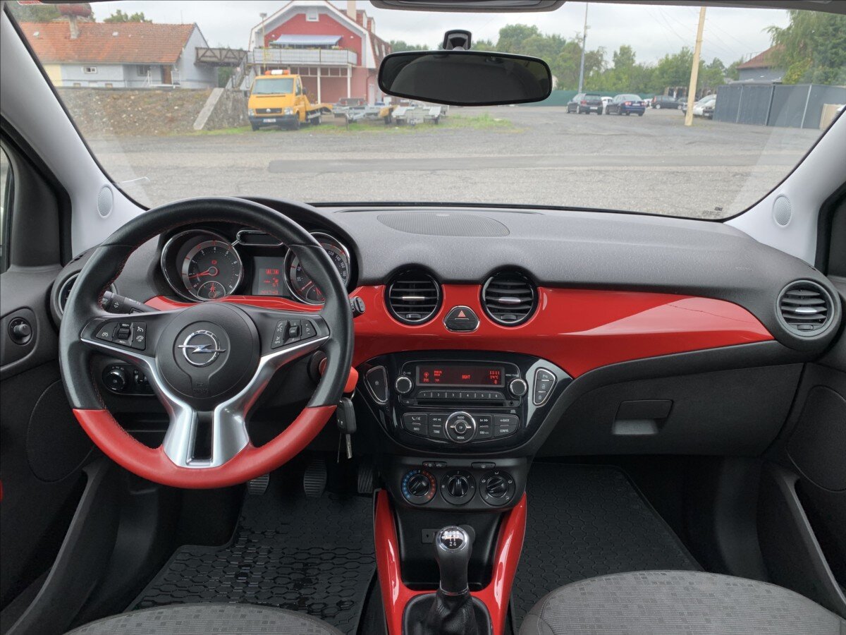 Opel Adam Hatchback 1,4 l 64 kw