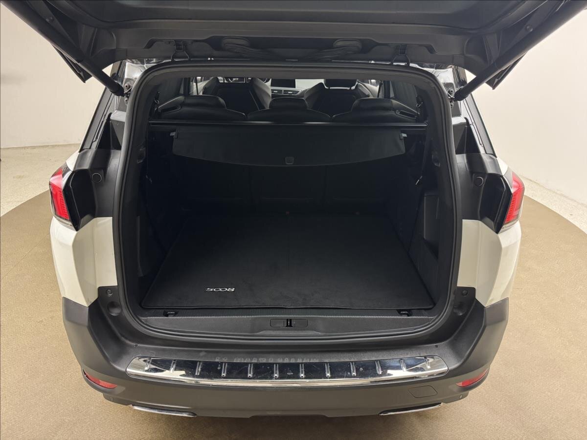 Peugeot 5008 SUV 2,0 l 133 kw