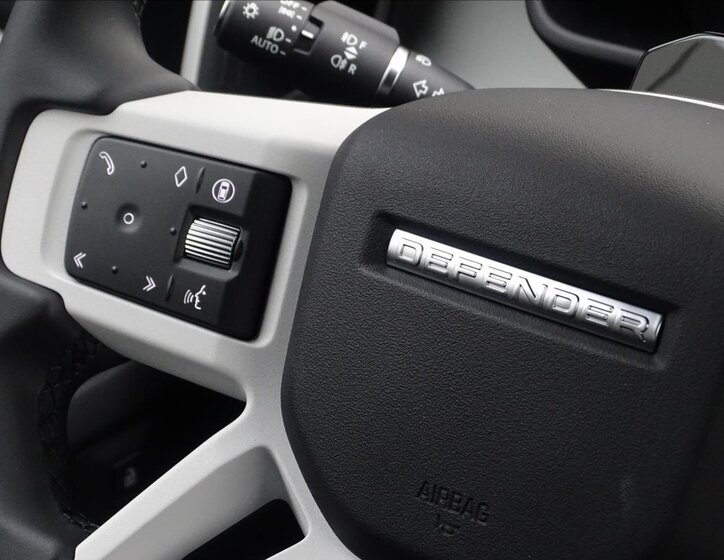 Land Rover Defender SUV 3,0 l 183 kw