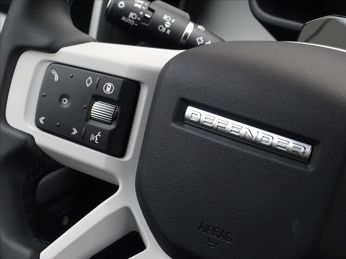 Land Rover Defender SUV 3,0 l 183 kw