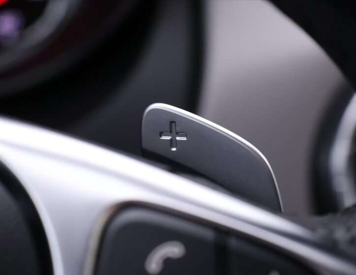 Mercedes-Benz CLA Sedan 2,0 l 280 kw