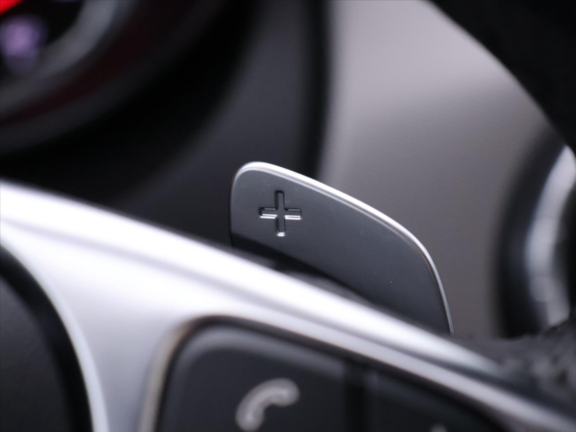 Mercedes-Benz CLA Sedan 2,0 l 280 kw