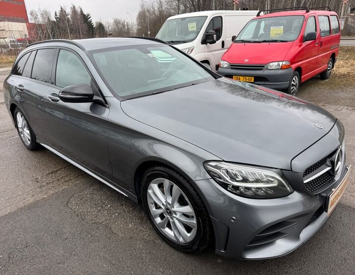 Mercedes-Benz Třídy C Kombi 2,2 l 143 kw