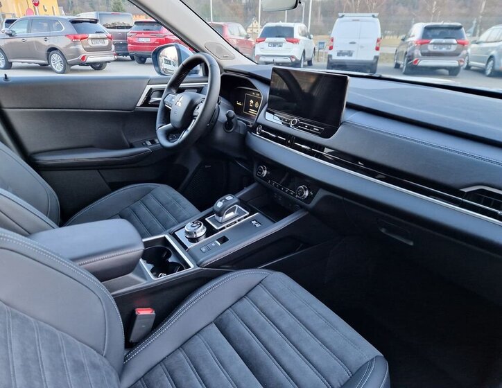 Mitsubishi Outlander SUV / Terénní 2,4 l 225 kw