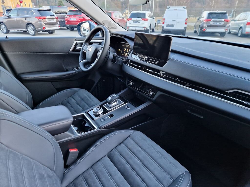 Mitsubishi Outlander SUV / Terénní 2,4 l 225 kw