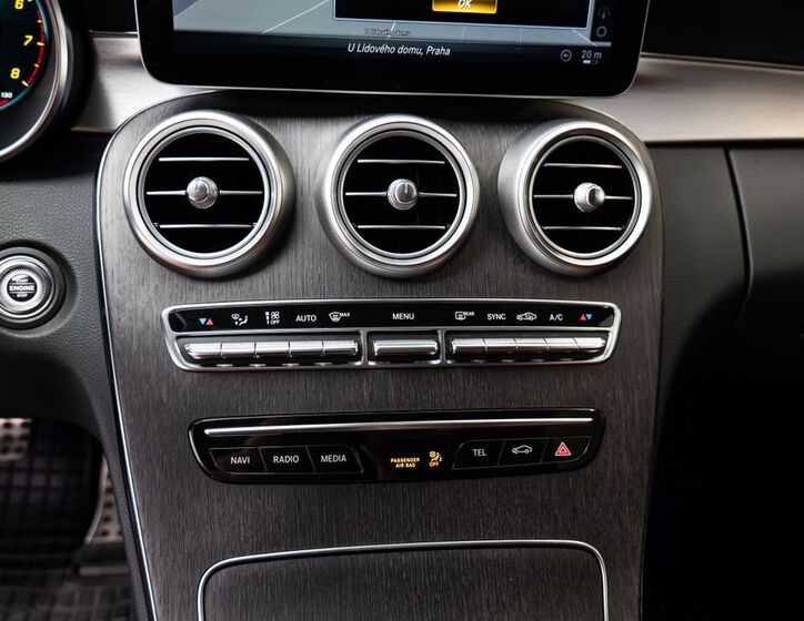 Mercedes-Benz Třídy C 12