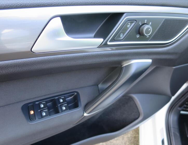 Volkswagen Golf Sportsvan 12