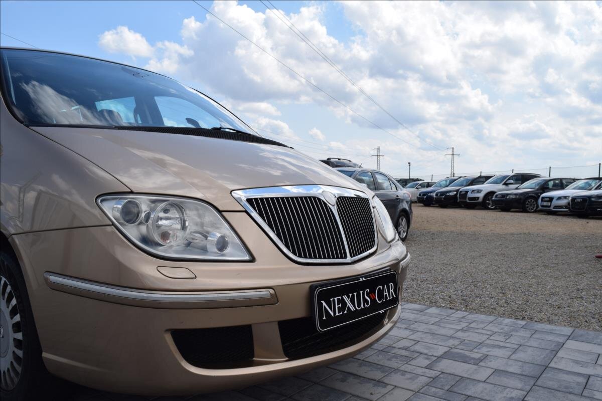 Lancia Phedra MPV 2,2 l 94 kw