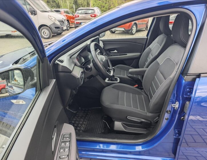 Dacia Sandero Hatchback 999,0 67 kw