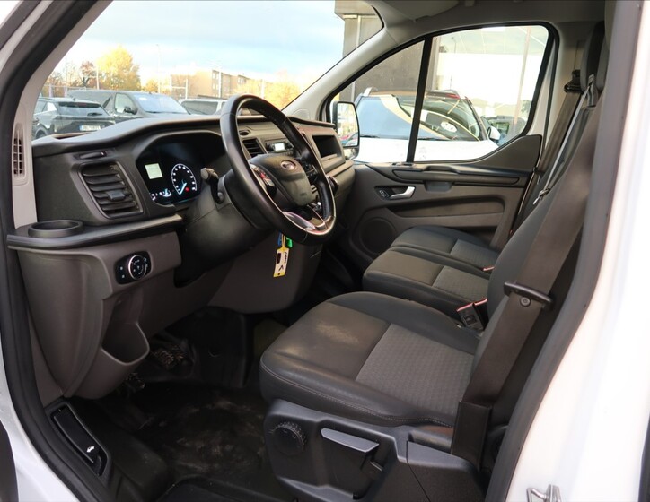 Ford Transit 8