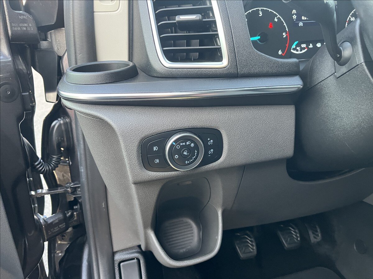 Ford Tourneo Custom Kombi 2,0 l 136 kw