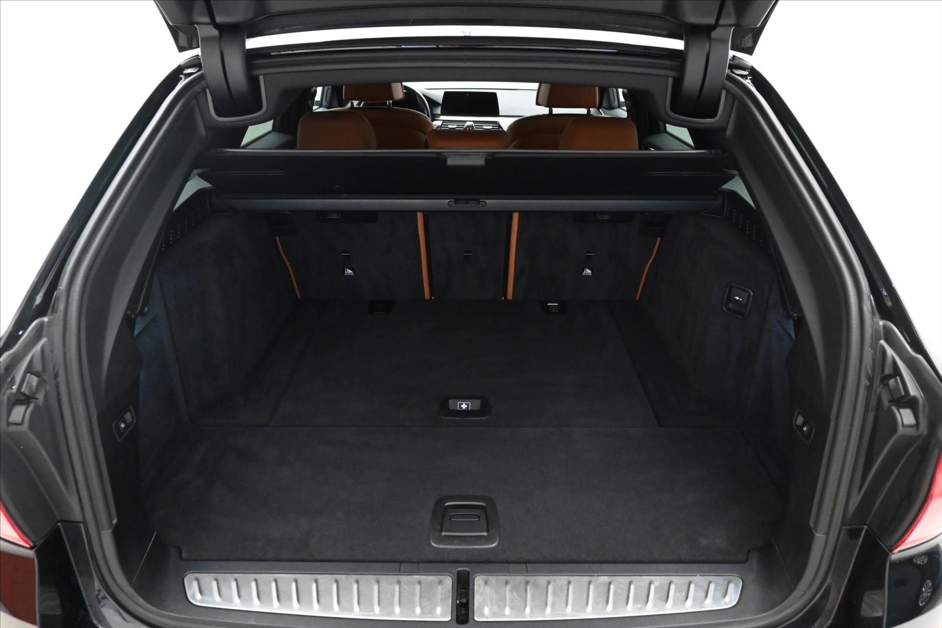 BMW Řada 5 Kombi 3,0 l 195 kw