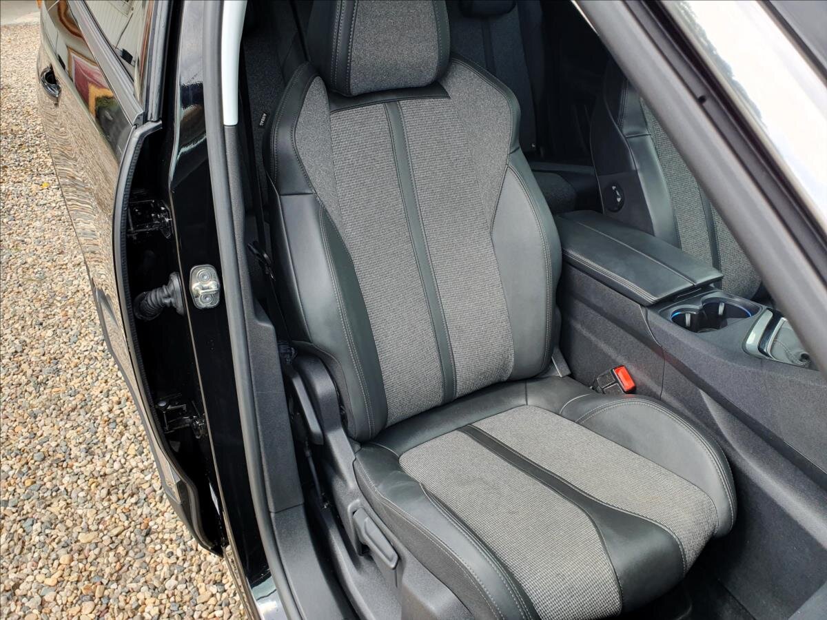 Peugeot 5008 SUV / Terénní 1,5 l 96 kw