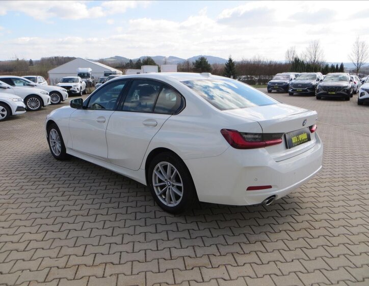 BMW Řada 3 Sedan / Limuzína 2,0 l 115 kw
