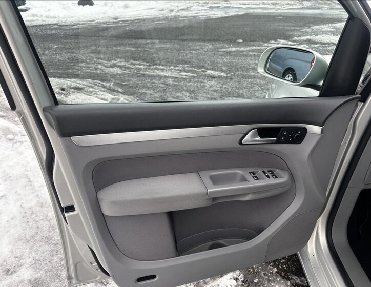 Volkswagen Touran Kombi 1,4 l 103 kw