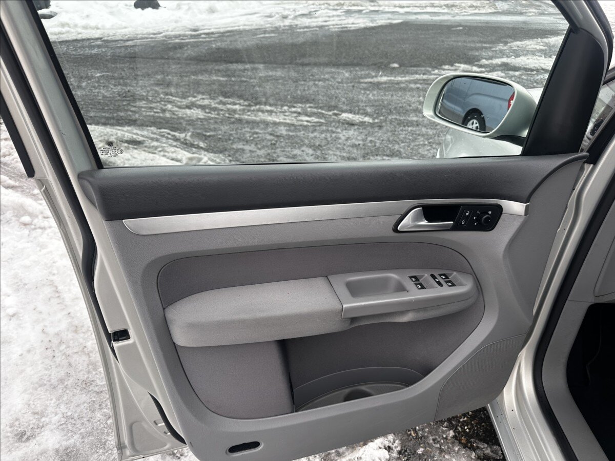 Volkswagen Touran Kombi 1,4 l 103 kw