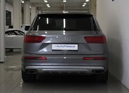 Audi Q7 4