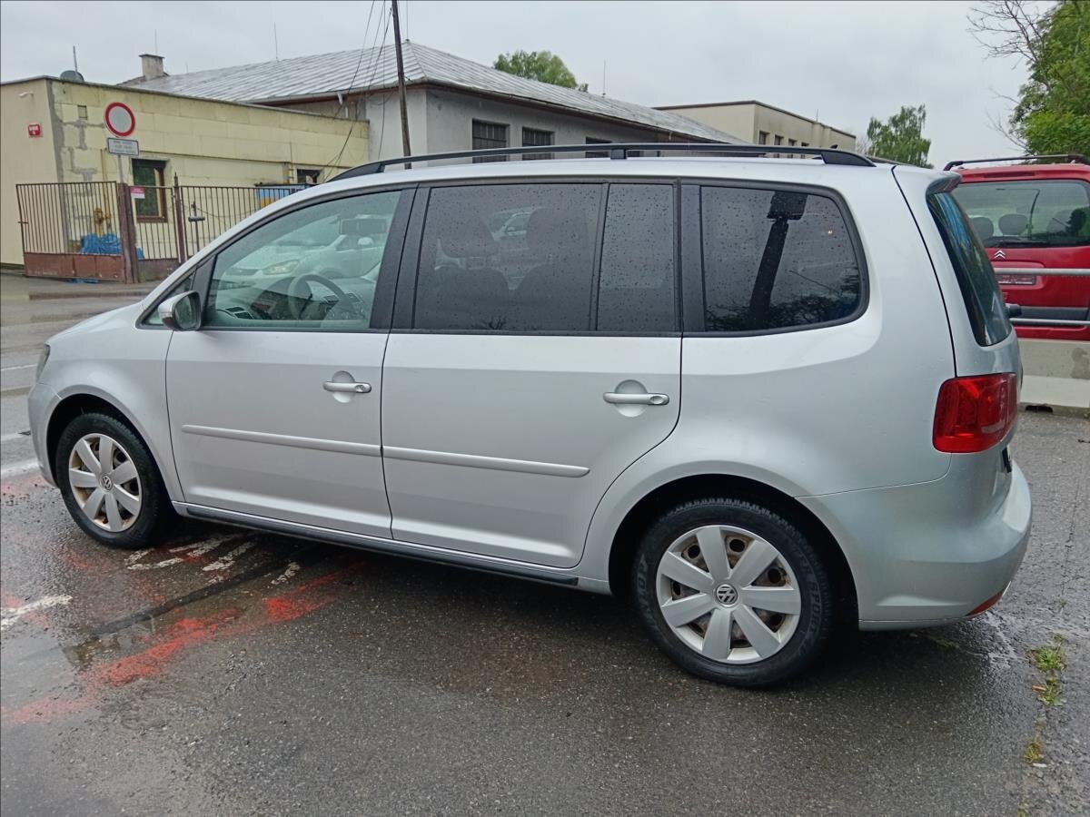 Volkswagen Touran Kombi 1,5 l 77 kw