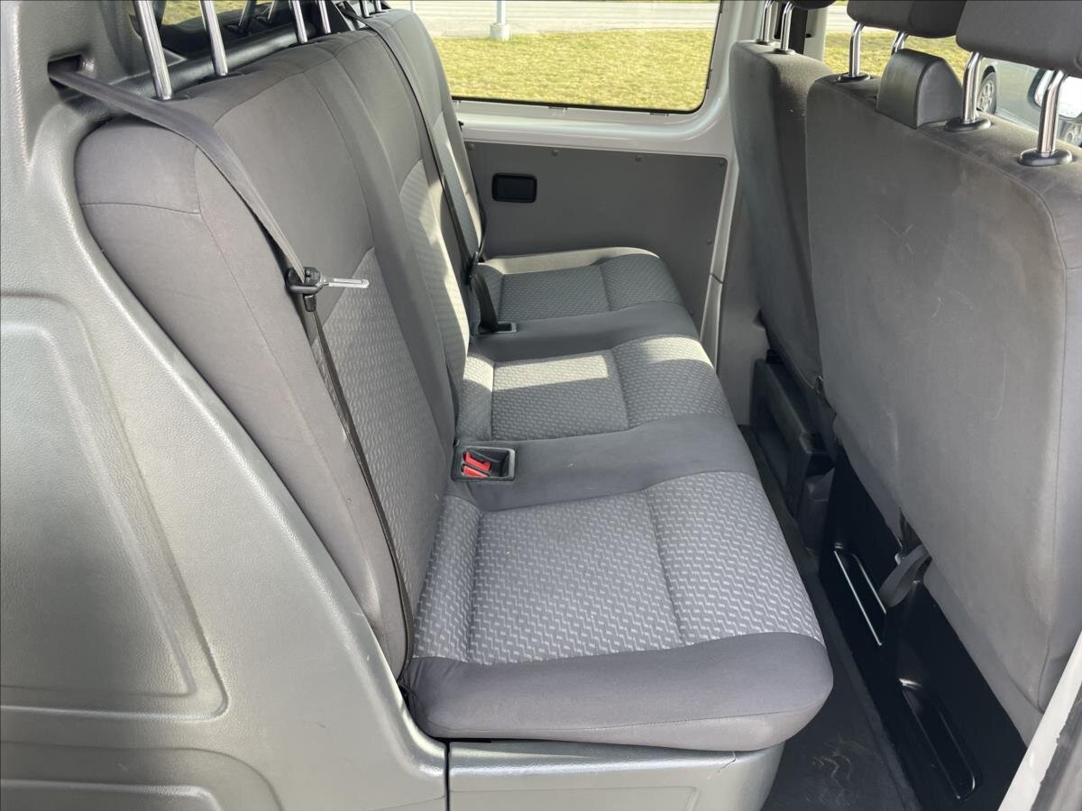 Volkswagen Transporter Kombi 2,0 l 75 kw