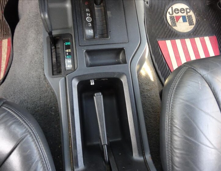 Jeep Cherokee SUV / Terénní 4,0 l 136 kw