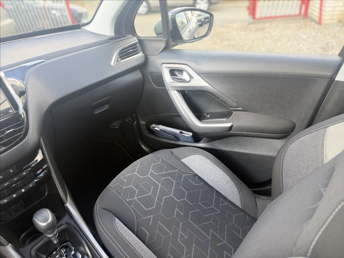 Peugeot 2008 SUV / Terénní 1,2 l 81 kw