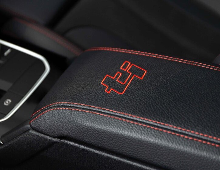 BMW Řada 1 Hatchback 2,0 l 195 kw