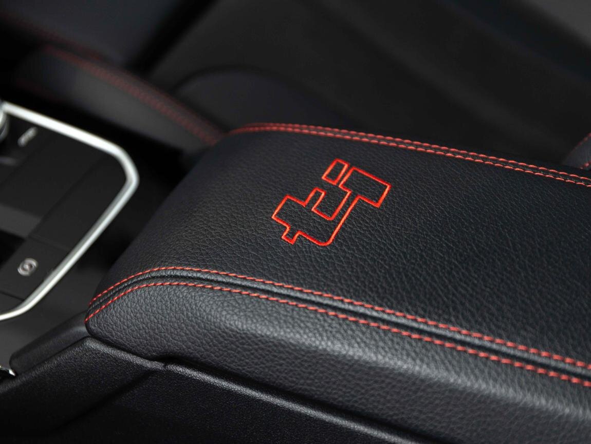 BMW Řada 1 Hatchback 2,0 l 195 kw