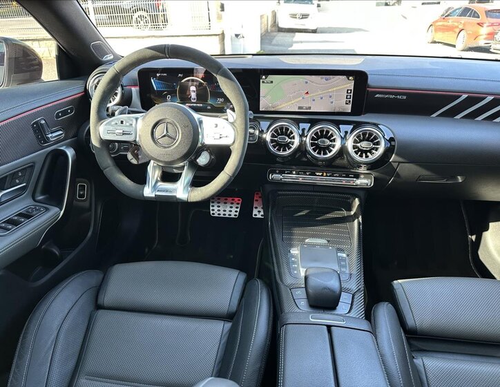 Mercedes-Benz CLA Kupé 2,0 l 310 kw