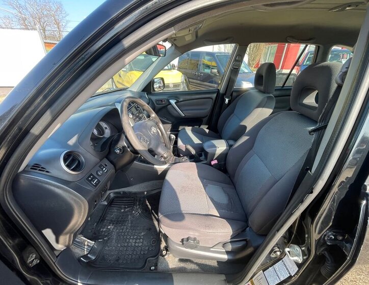 Toyota RAV4 SUV / Terénní 2,0 l 85 kw