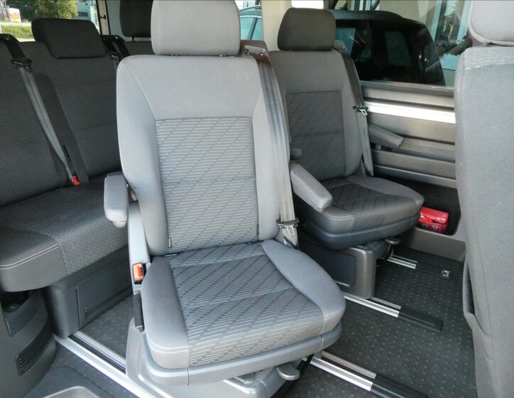 Volkswagen Multivan 25