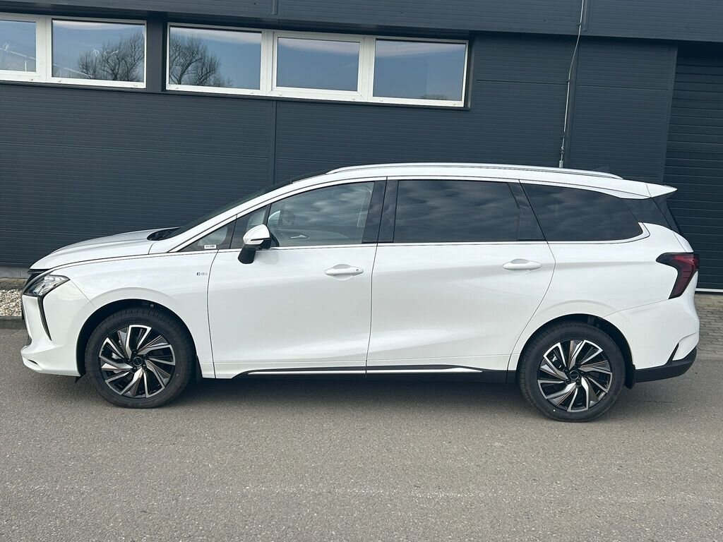 Dongfeng Ostatní MPV 1,5 l 180 kw