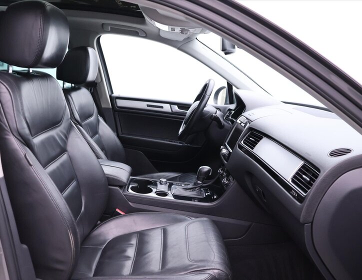 Volkswagen Touareg SUV / Terénní 3,0 l 176 kw