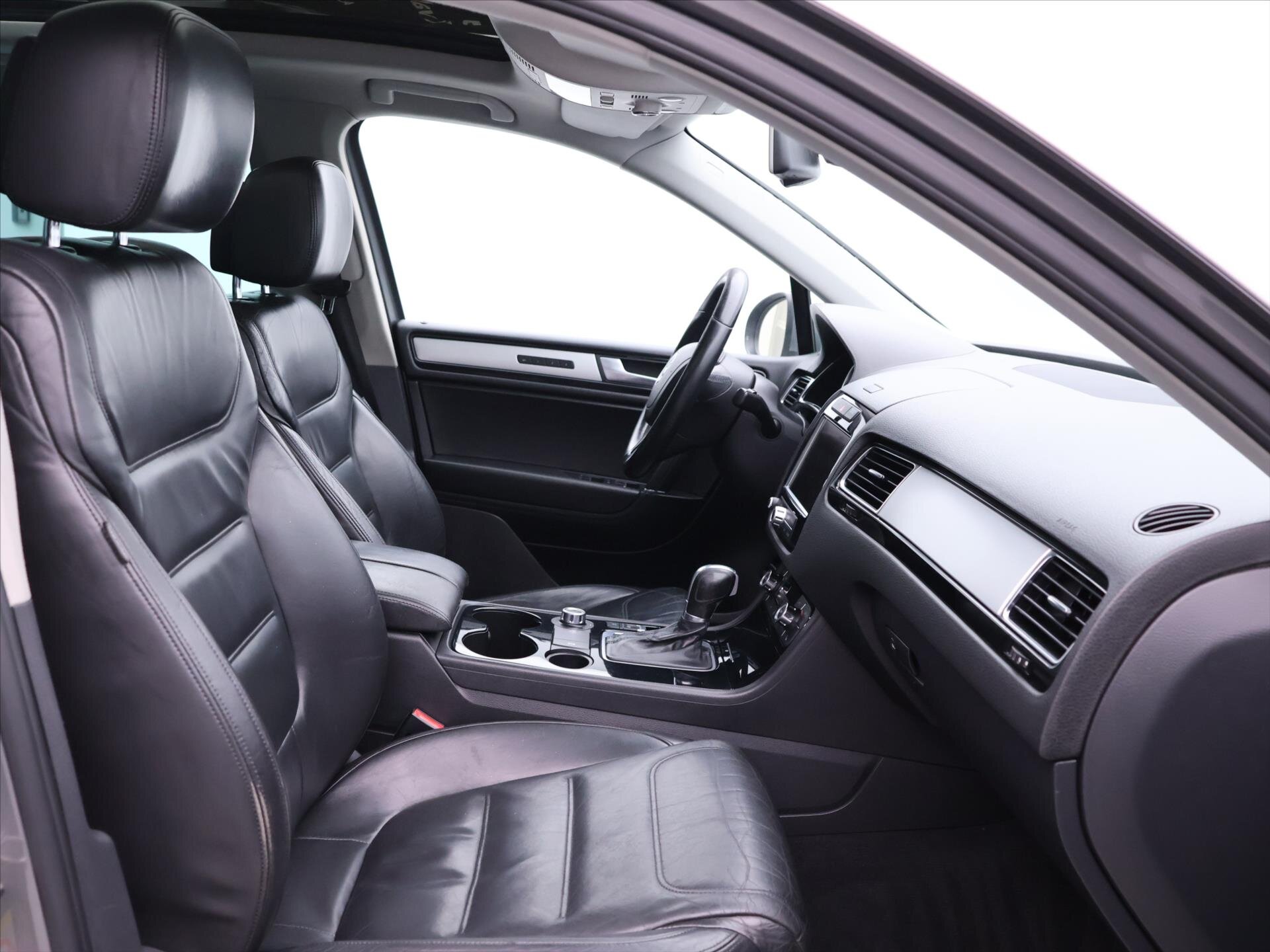 Volkswagen Touareg SUV / Terénní 3,0 l 176 kw