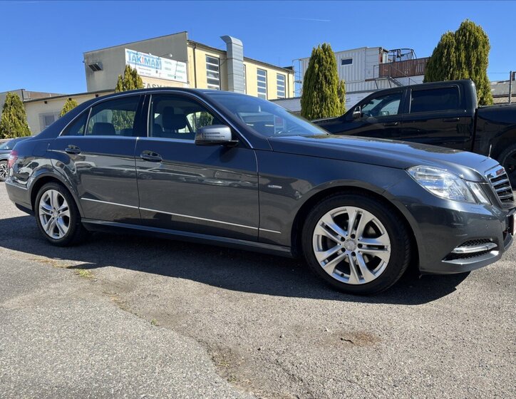Mercedes-Benz Třídy E Sedan / Limuzína 2,1 l 100 kw