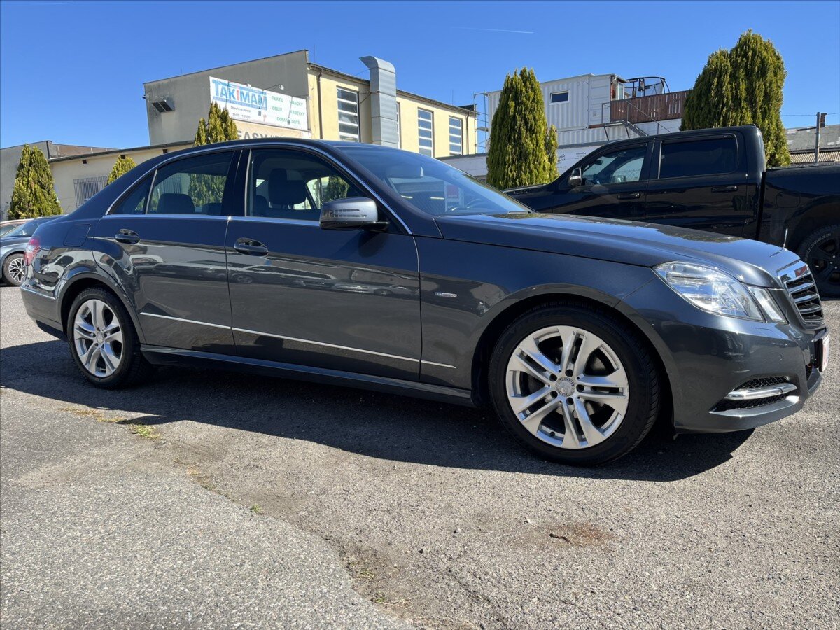 Mercedes-Benz Třídy E Sedan / Limuzína 2,1 l 100 kw