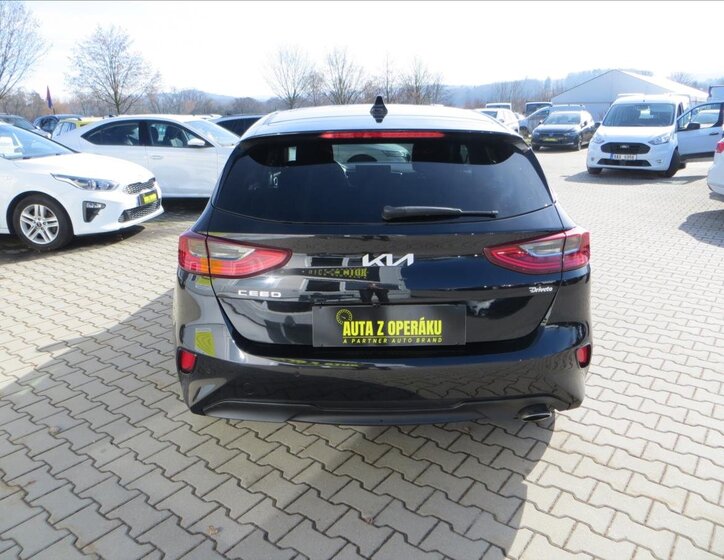 KIA Ceed Hatchback 1,5 l 118 kw