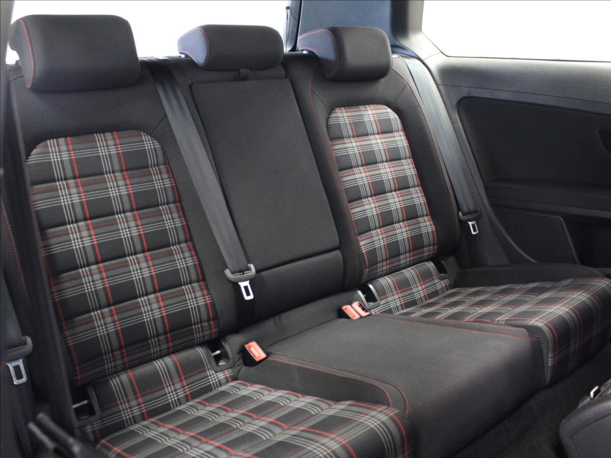 Volkswagen Golf Hatchback 2,0 l 169 kw