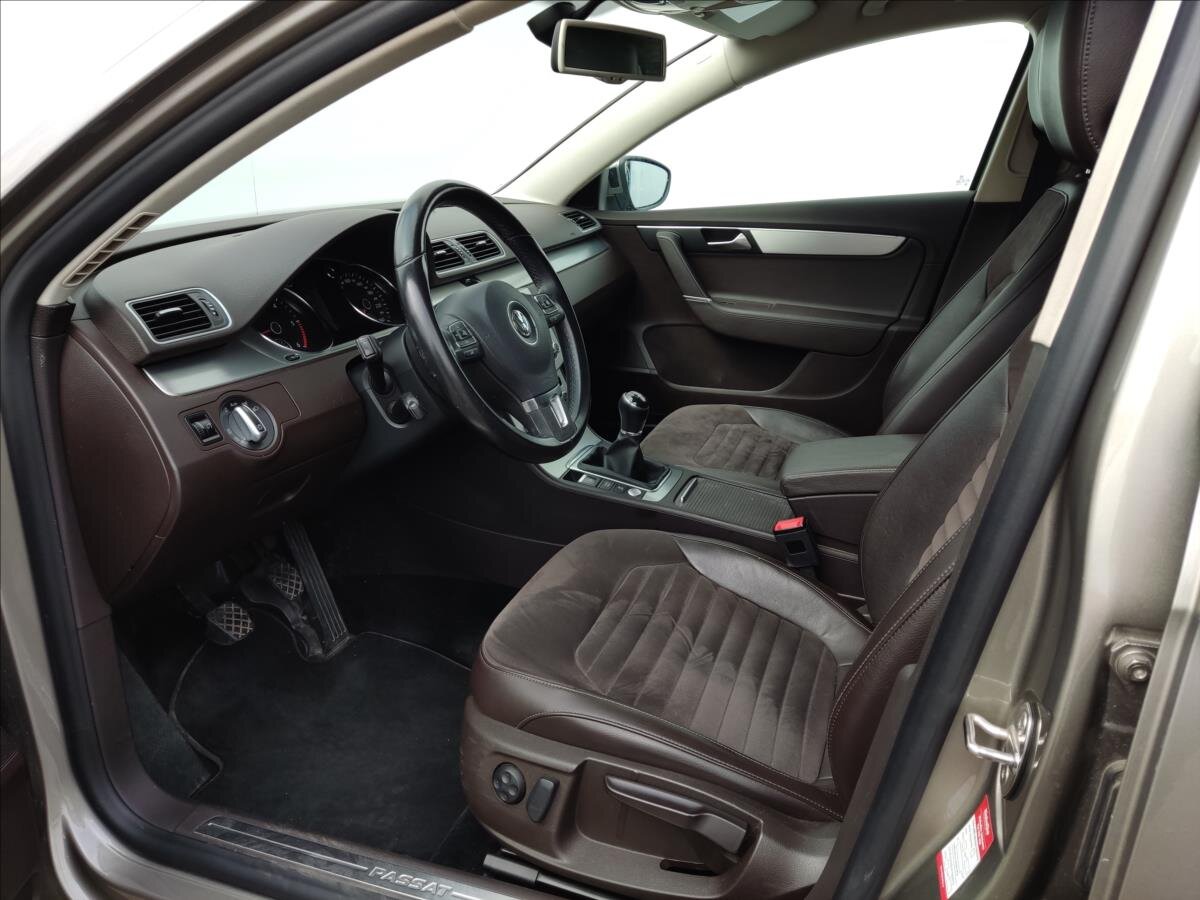Volkswagen Passat Sedan / Limuzína 2,0 l 130 kw