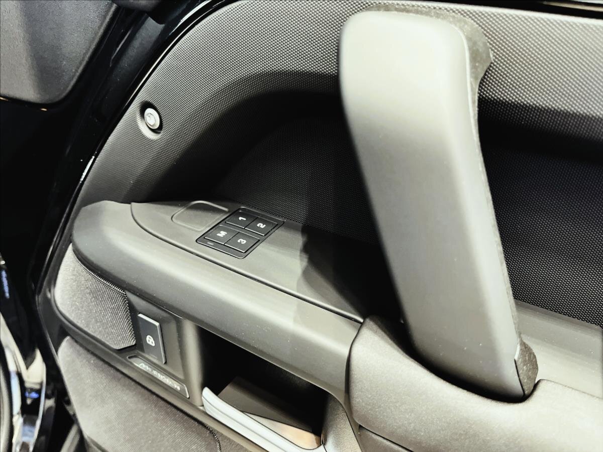 Land Rover Defender SUV / Terénní 5,0 l 313 kw