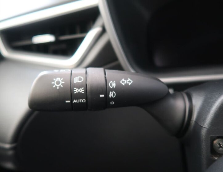 Toyota Corolla Cross Hatchback 2,0 l 112 kw