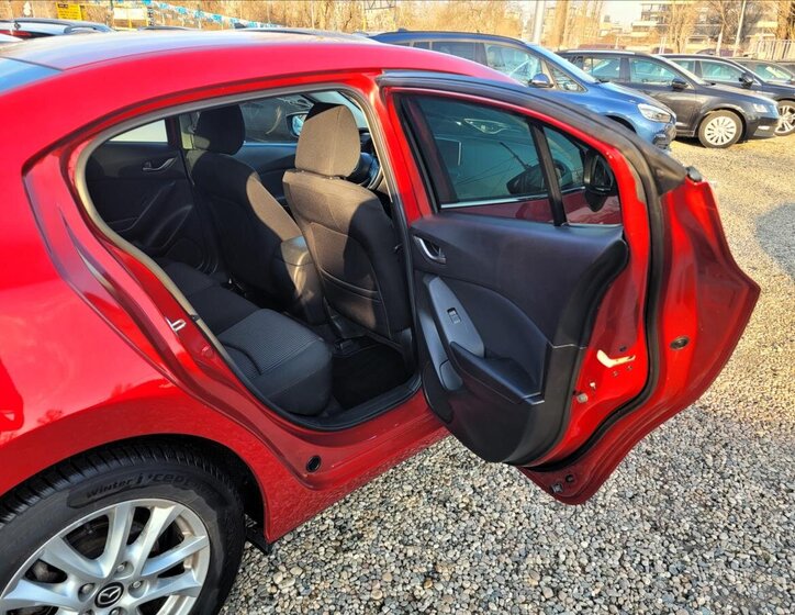 Mazda 3 Sedan / Limuzína 2,0 l 88 kw