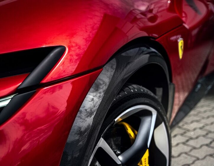 Ferrari Ostatní SUV / Terénní 6,5 l 529 kw