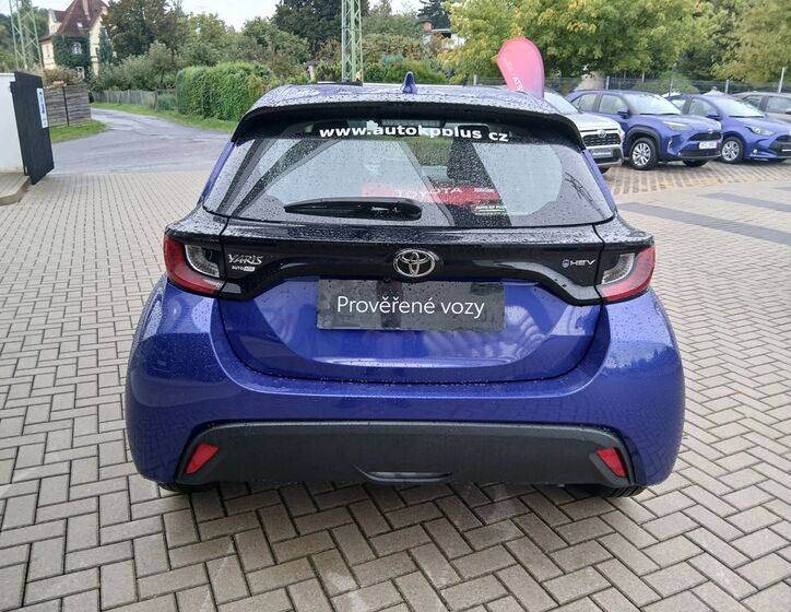 Toyota Yaris 5