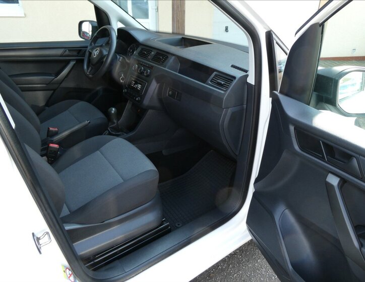 Volkswagen Caddy Skříň 2,0 l 75 kw