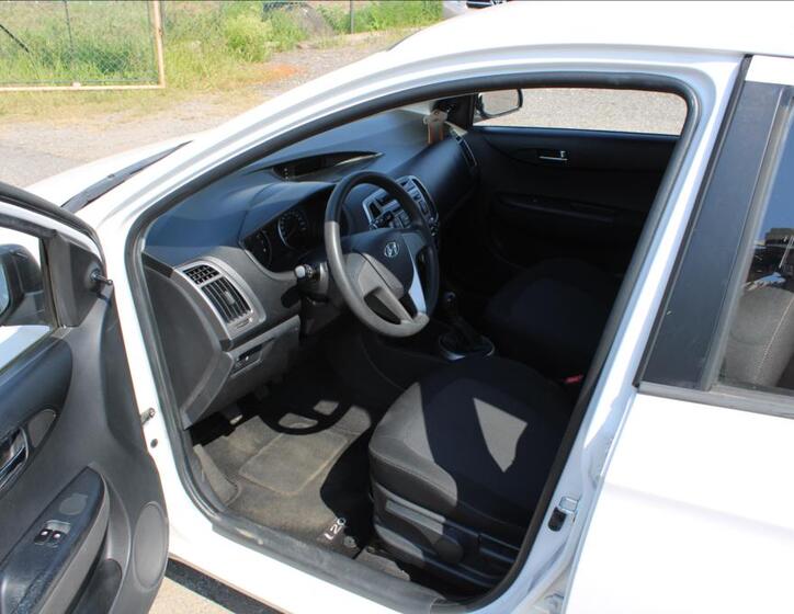Hyundai i20 9