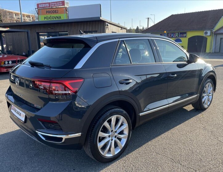 Volkswagen T-Roc SUV 2,0 l 110 kw