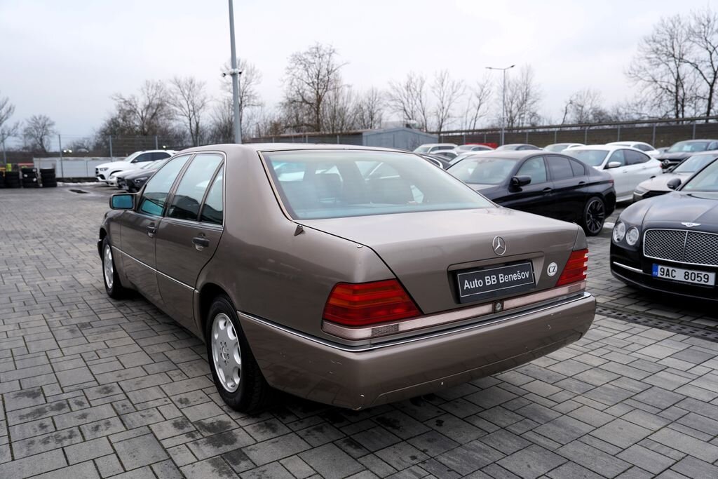 Mercedes-Benz Třídy S Sedan 3,2 l 170 kw