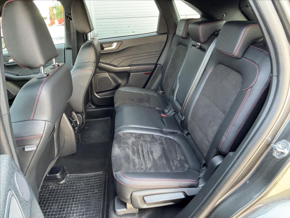 Ford Kuga SUV / Terénní 2,0 l 88 kw